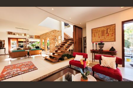 Casa de condomínio à venda com 680m², 4 quartos e 4 vagasSala