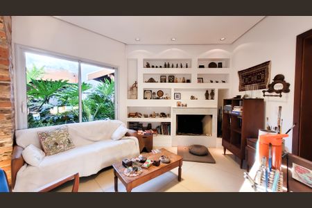 Casa de condomínio à venda com 680m², 4 quartos e 4 vagasSala