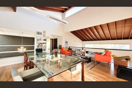 Casa de condomínio à venda com 680m², 4 quartos e 4 vagasSala 2