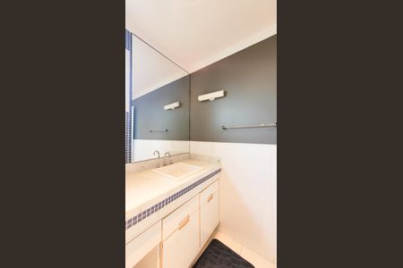 Casa de condomínio à venda com 680m², 4 quartos e 4 vagasBanheiro da Suíte 3