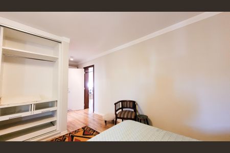 Casa de condomínio à venda com 680m², 4 quartos e 4 vagasSuíte 2