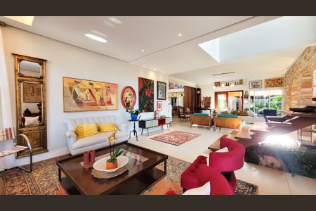 Casa de condomínio à venda com 680m², 4 quartos e 4 vagasSala