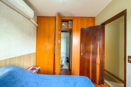 Apartamento à venda com 96m², 4 quartos e 2 vagasQuarto 4