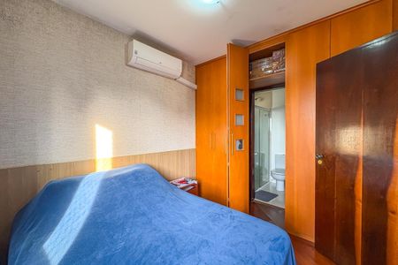 Apartamento à venda com 96m², 4 quartos e 2 vagasQuarto 4