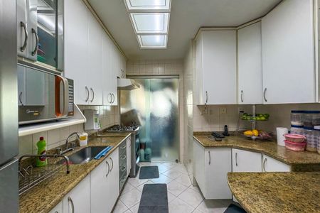 Apartamento à venda com 96m², 4 quartos e 2 vagasCozinha