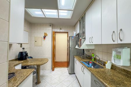 Apartamento à venda com 96m², 4 quartos e 2 vagasCozinha
