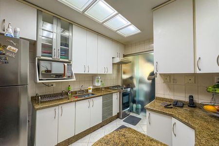 Apartamento à venda com 96m², 4 quartos e 2 vagasCozinha