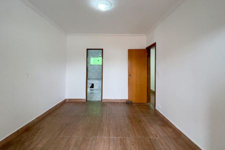 Casa à venda com 327m², 3 quartos e 6 vagas Casa à venda com 327m², 3 quartos e 6 vagasSuíte
