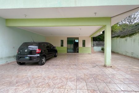 Casa à venda com 327m², 3 quartos e 6 vagas Casa à venda com 327m², 3 quartos e 6 vagasGaragem