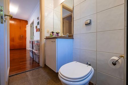 Casa à venda com 380m², 5 quartos e 4 vagas Casa à venda com 380m², 5 quartos e 4 vagasBanheiro da Suíte 2