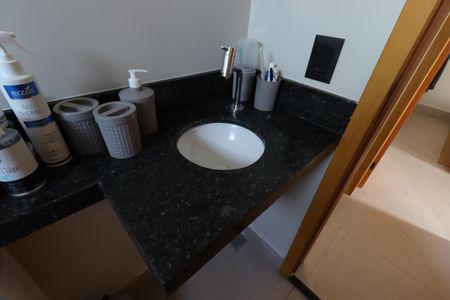 Apartamento à venda com 105m², 2 quartos e 1 vagaBanheiro Social - Pia