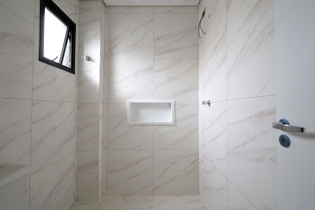 Apartamento à venda com 94m², 2 quartos e 1 vaga Apartamento à venda com 94m², 2 quartos e 1 vagaBanheiro Suíte