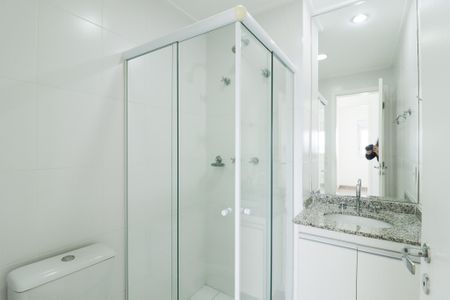 Apartamento à venda com 75m², 2 quartos e 1 vaga Apartamento à venda com 75m², 2 quartos e 1 vagaBanheiro Social