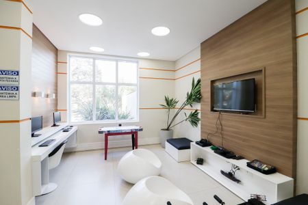 Apartamento à venda com 75m², 2 quartos e 1 vagaÁrea comum - Salão de Jogos