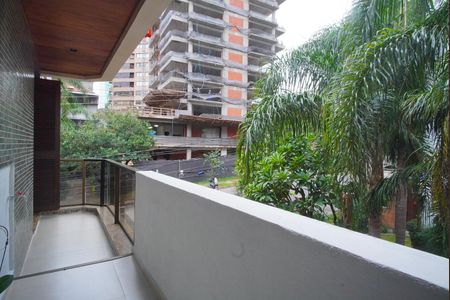 Apartamento à venda com 110m², 2 quartos e 2 vagasVaranda