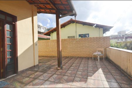 Casa à venda com 255m², 4 quartos e 4 vagasÁrea externa
