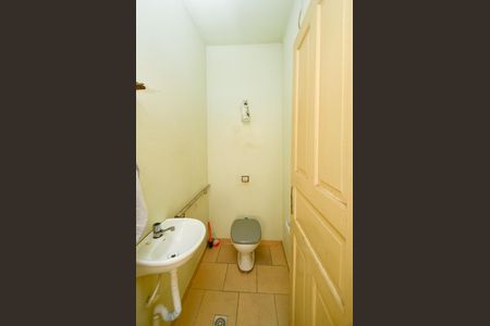 Casa à venda com 255m², 4 quartos e 4 vagasBanheiro de serviço