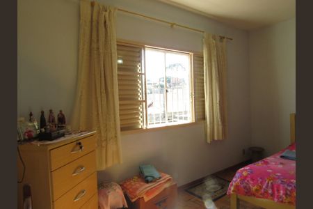 Casa à venda com 189m², 2 quartos e 2 vagasSuíte