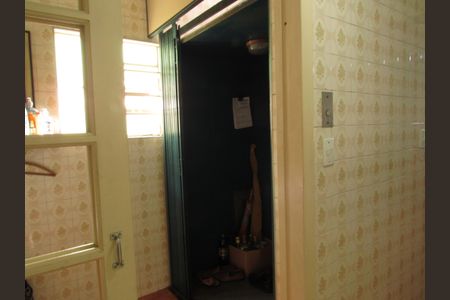 Casa à venda com 189m², 2 quartos e 2 vagasEscritório