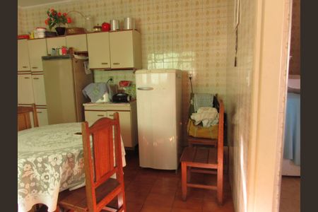 Casa à venda com 189m², 2 quartos e 2 vagasCozinha