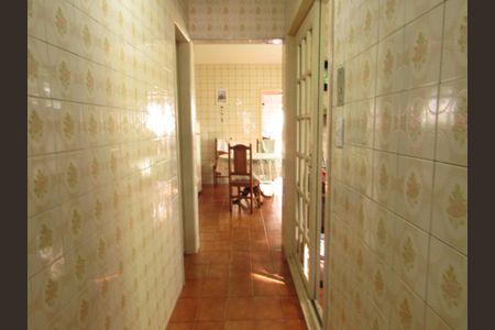 Casa à venda com 189m², 2 quartos e 2 vagasCorredor