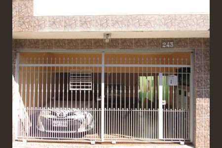 Casa à venda com 189m², 2 quartos e 2 vagasFachada