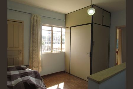 Casa à venda com 189m², 2 quartos e 2 vagasHall dos cômodos superiores