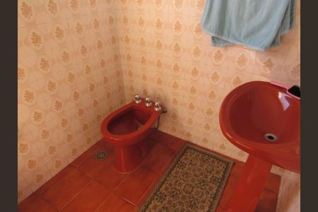 Casa à venda com 189m², 2 quartos e 2 vagasBanheiro da Suíte