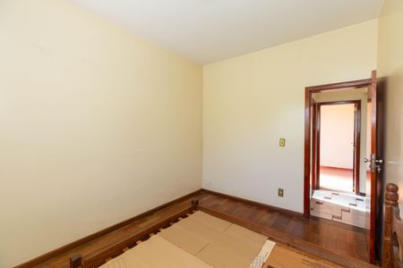 Casa à venda com 357m², 6 quartos e 4 vagas Casa à venda com 357m², 6 quartos e 4 vagasQuarto