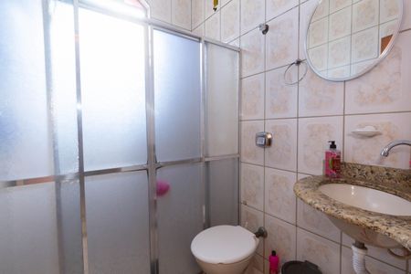 Casa à venda com 357m², 6 quartos e 4 vagas Casa à venda com 357m², 6 quartos e 4 vagasBanheiro 4