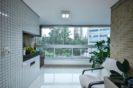 Apartamento à venda com 90m², 2 quartos e 2 vagas Apartamento à venda com 90m², 2 quartos e 2 vagasVaranda