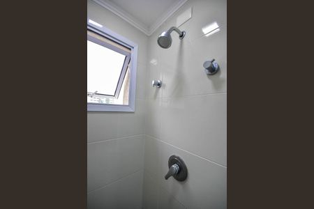 Apartamento à venda com 90m², 2 quartos e 2 vagas Apartamento à venda com 90m², 2 quartos e 2 vagasChuveiro do Banheiro da Suíte 2