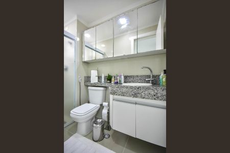 Apartamento à venda com 90m², 2 quartos e 2 vagas Apartamento à venda com 90m², 2 quartos e 2 vagasBanheiro Suíte 2