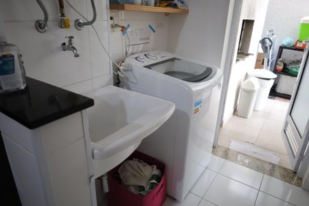 Apartamento à venda com 81m², 3 quartos e 1 vagaÁrea de Serviço