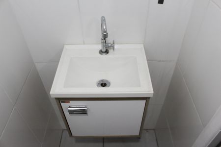 Casa à venda com 100m², 4 quartos e sem vagaBanheiro 1