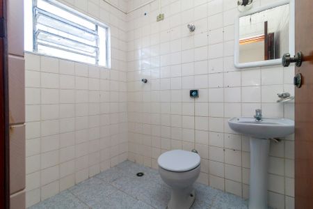 Casa à venda com 502m², 5 quartos e 3 vagasSuíte 1 - Banheiro