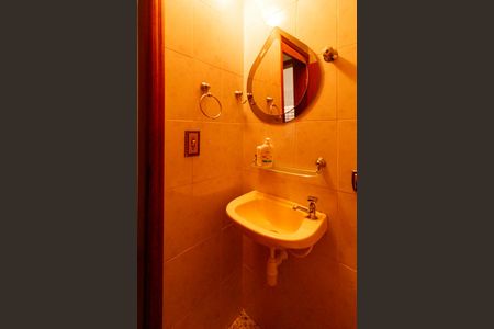 Casa à venda com 156m², 3 quartos e 4 vagas Casa à venda com 156m², 3 quartos e 4 vagasLavabo