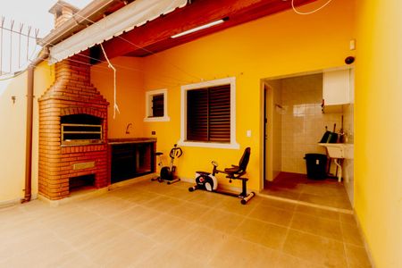 Casa à venda com 156m², 3 quartos e 4 vagas Casa à venda com 156m², 3 quartos e 4 vagasÁrea externa