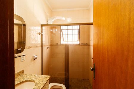 Casa à venda com 156m², 3 quartos e 4 vagas Casa à venda com 156m², 3 quartos e 4 vagasBanheiro da Suíte 1