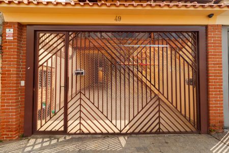 Casa à venda com 156m², 3 quartos e 4 vagas Casa à venda com 156m², 3 quartos e 4 vagasFachada