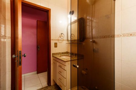 Casa à venda com 156m², 3 quartos e 4 vagas Casa à venda com 156m², 3 quartos e 4 vagasBanheiro da Suíte 1