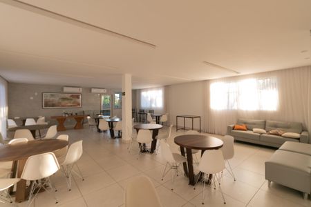 Apartamento à venda com 65m², 2 quartos e 1 vaga Apartamento à venda com 65m², 2 quartos e 1 vagaÁrea comum - Salão de festas