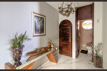 Casa à venda com 500m², 5 quartos e 4 vagas Casa à venda com 500m², 5 quartos e 4 vagasSala