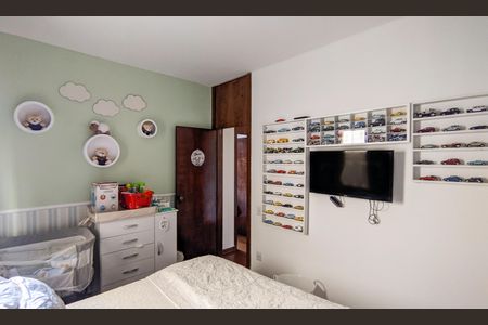 Casa à venda com 500m², 5 quartos e 4 vagas Casa à venda com 500m², 5 quartos e 4 vagasQuarto 5