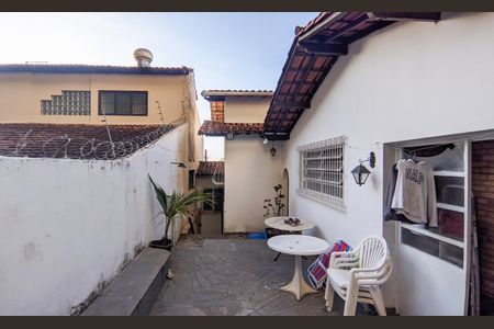 Casa à venda com 500m², 5 quartos e 4 vagas Casa à venda com 500m², 5 quartos e 4 vagasÁrea externa