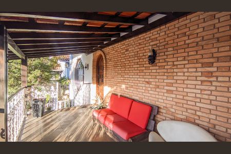 Casa à venda com 500m², 5 quartos e 4 vagas Casa à venda com 500m², 5 quartos e 4 vagasVaranda da Casa