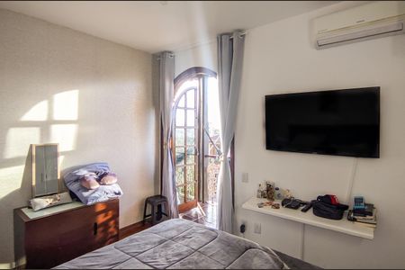 Casa à venda com 500m², 5 quartos e 4 vagas Casa à venda com 500m², 5 quartos e 4 vagasQuarto 3