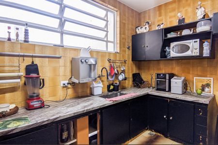 Casa à venda com 500m², 5 quartos e 4 vagas Casa à venda com 500m², 5 quartos e 4 vagasCozinha