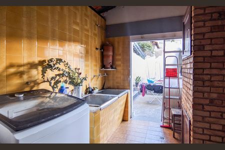 Casa à venda com 500m², 5 quartos e 4 vagas Casa à venda com 500m², 5 quartos e 4 vagasÁrea de Serviço