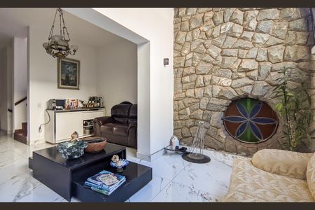 Casa à venda com 500m², 5 quartos e 4 vagas Casa à venda com 500m², 5 quartos e 4 vagasSala